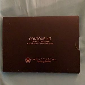Anastasia Contour Kit Light to Medium